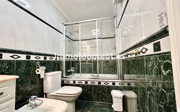 Resale - Apartment - Torrevieja - Torrevieja Centro