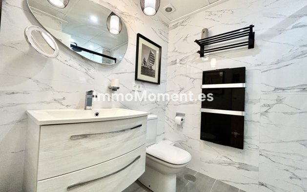 Resale - Apartment - Torrevieja - Torrevieja Centro