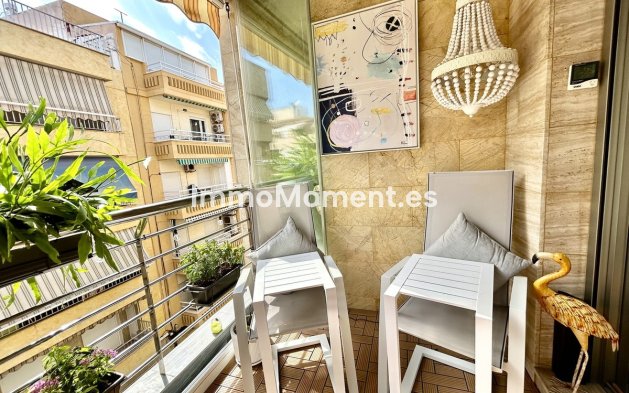 Resale - Apartment - Torrevieja - Torrevieja Centro