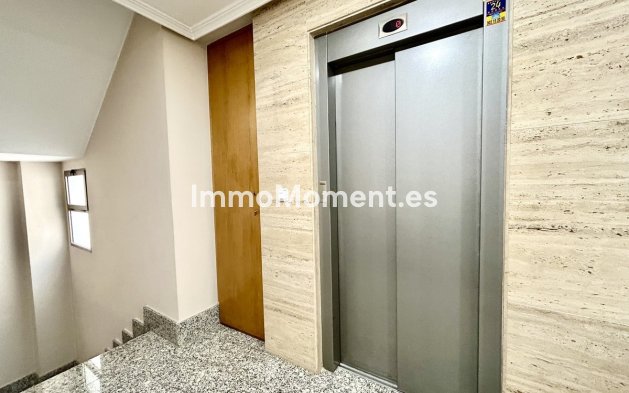 Resale - Apartment - Torrevieja - Torrevieja Centro
