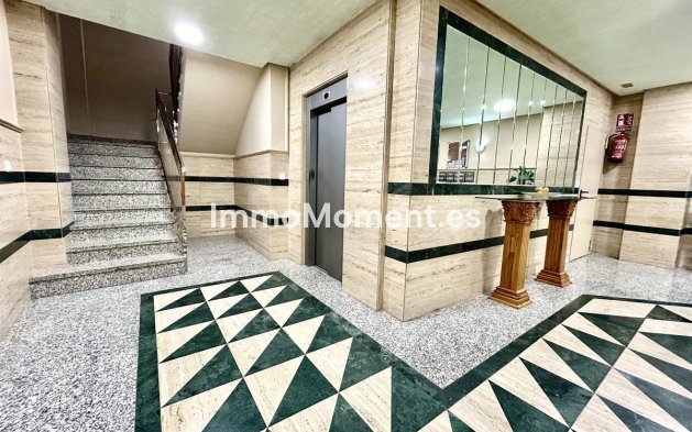 Resale - Apartment - Torrevieja - Torrevieja Centro