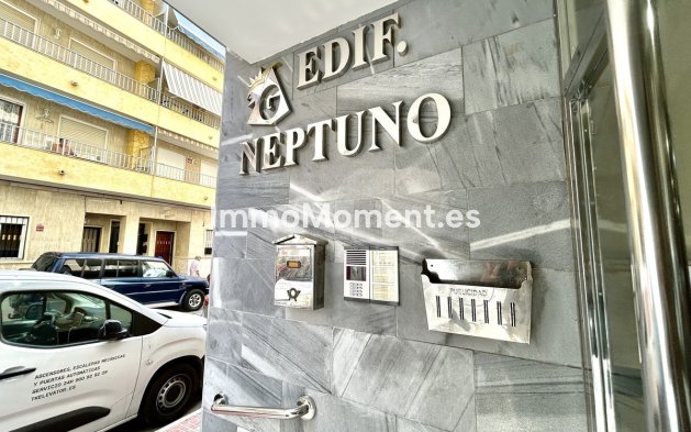 Resale - Apartment - Torrevieja - Torrevieja Centro