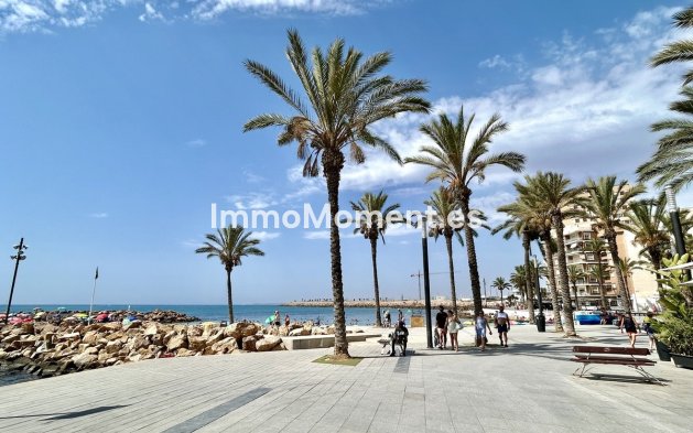 Resale - Apartment - Torrevieja - Torrevieja Centro