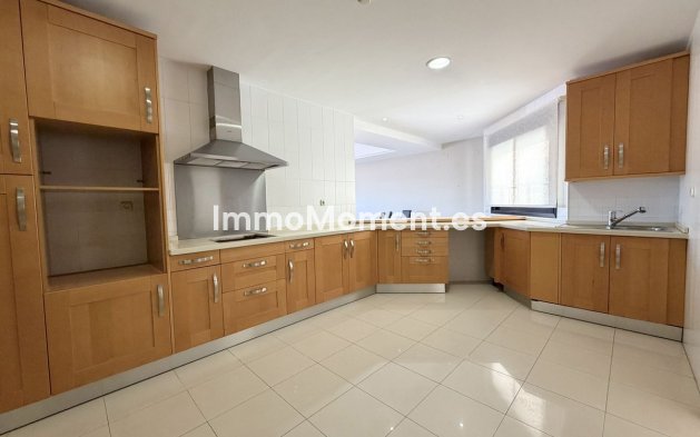 Wiederverkauf - Wohnung - Puerto Banús