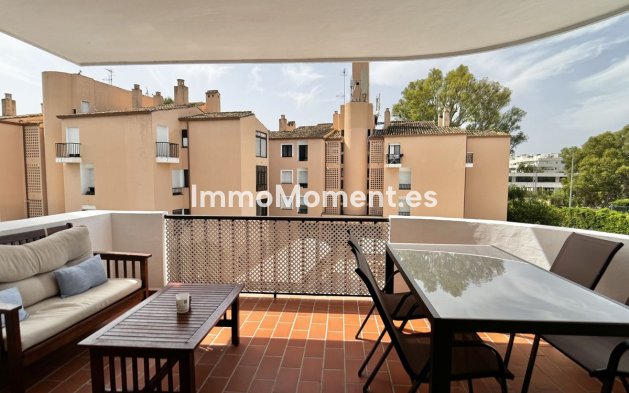 Resale - Apartment - Marbella - Nueva Andalucía