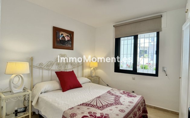 Resale - Apartment - Marbella - Nueva Andalucía