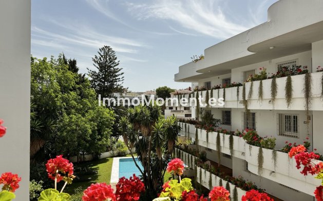 Resale - Apartment - Marbella - Nueva Andalucía