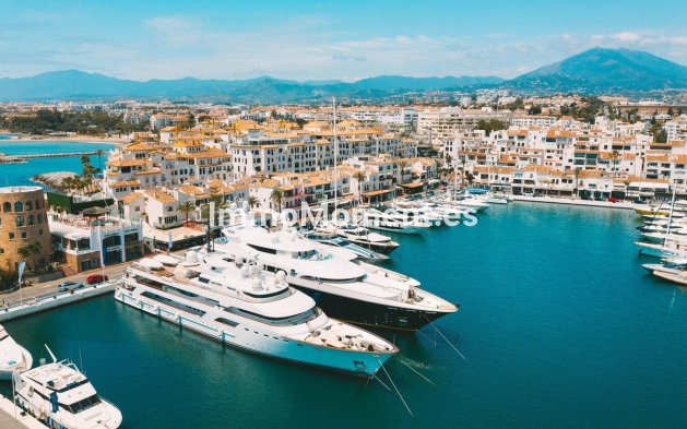 Resale - Apartment - Marbella - Nueva Andalucía