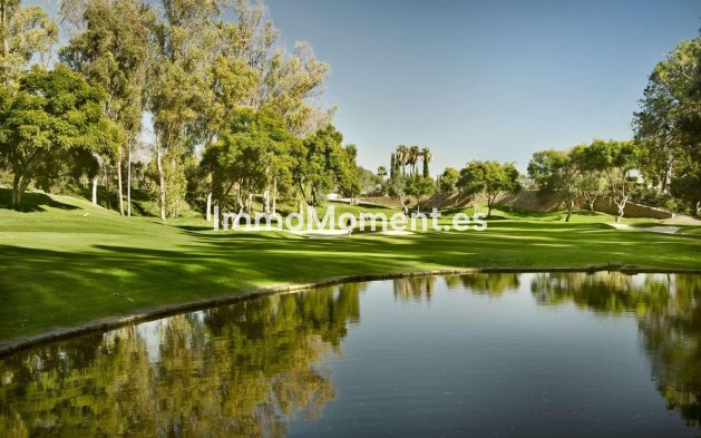 Resale - Apartment - Marbella - Nueva Andalucía