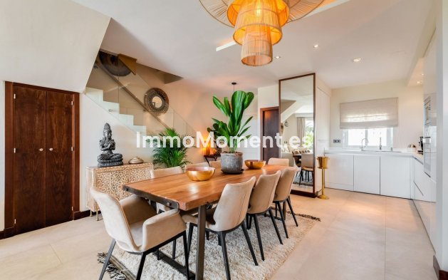 Resale - Townhouse - Marbella - Las Chapas