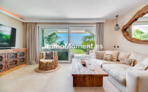 Resale - Townhouse - Marbella - Las Chapas