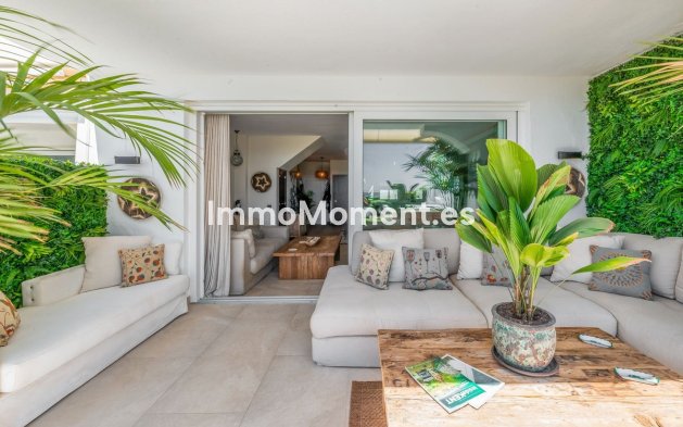 Resale - Townhouse - Marbella - Las Chapas