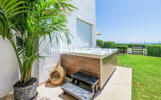 Resale - Townhouse - Marbella - Las Chapas