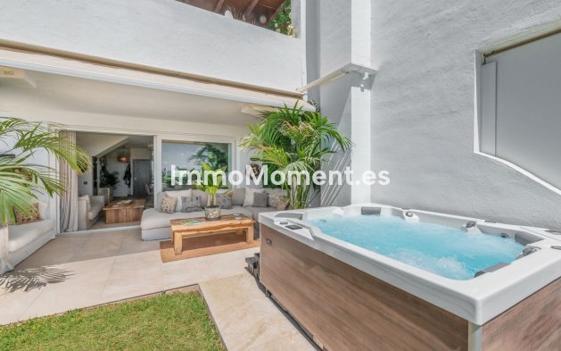 Resale - Townhouse - Marbella - Las Chapas
