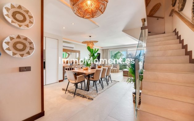 Resale - Townhouse - Marbella - Las Chapas