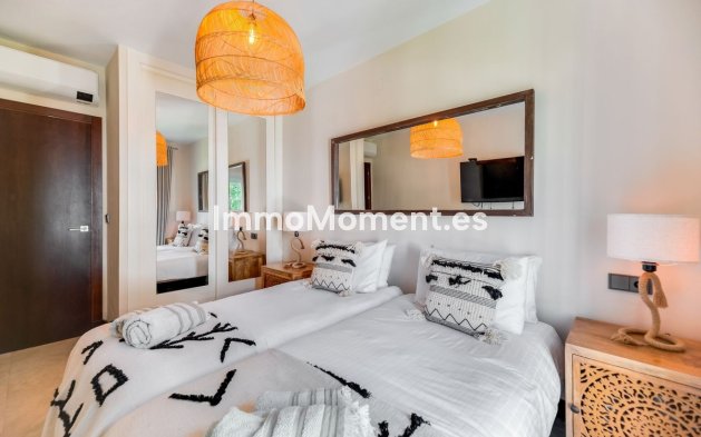 Resale - Townhouse - Marbella - Las Chapas