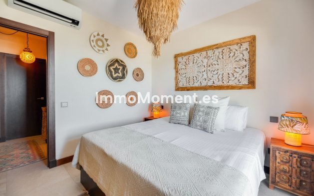 Resale - Townhouse - Marbella - Las Chapas
