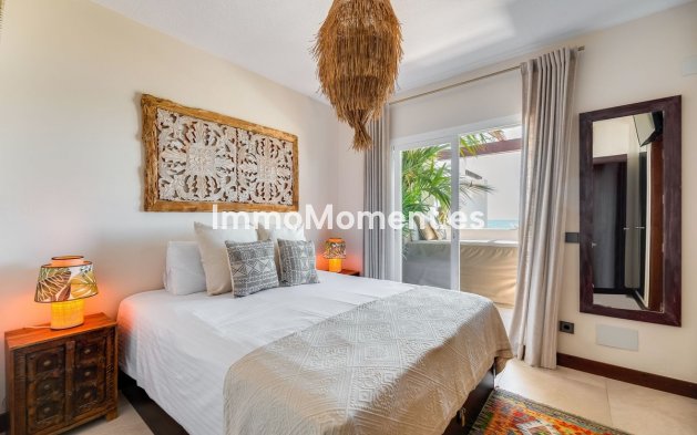 Resale - Townhouse - Marbella - Las Chapas