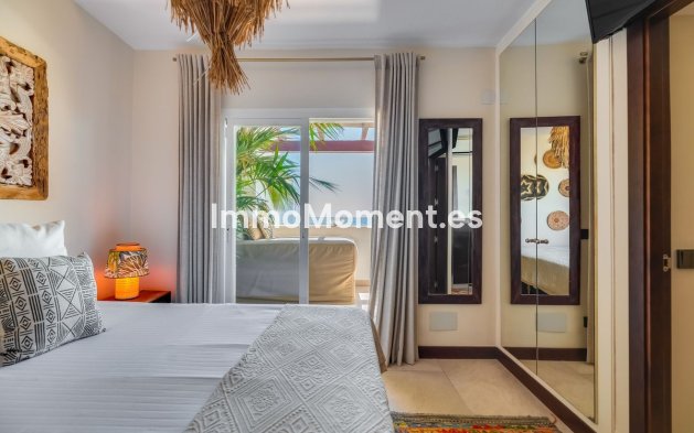 Resale - Townhouse - Marbella - Las Chapas