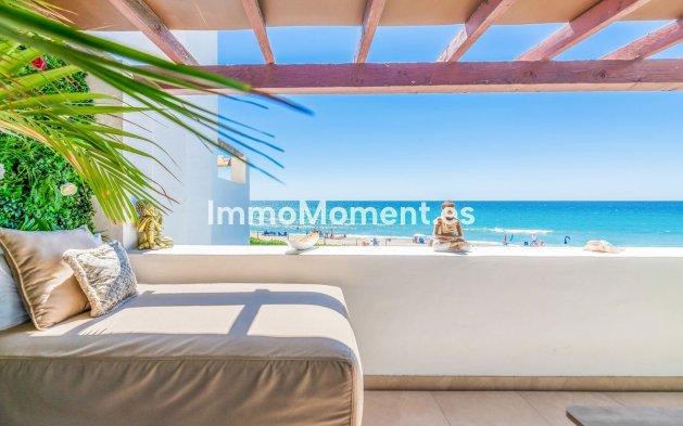 Resale - Townhouse - Marbella - Las Chapas