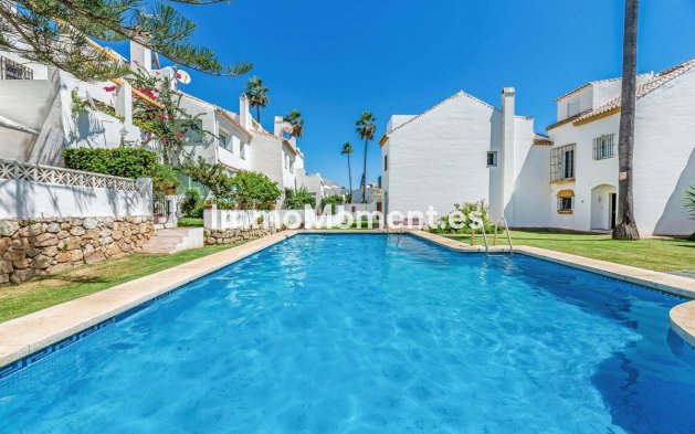 Resale - Townhouse - Marbella - Las Chapas