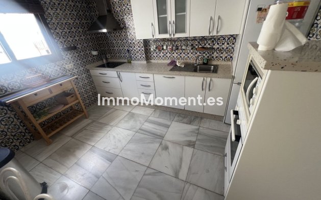 Bestaande woning - Vrijstaande villa - Estepona  - Estepona Centro