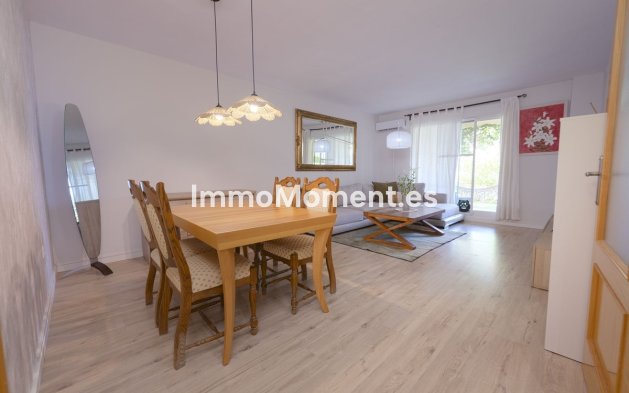 Resale - Apartment - Fuengirola - Carvajal