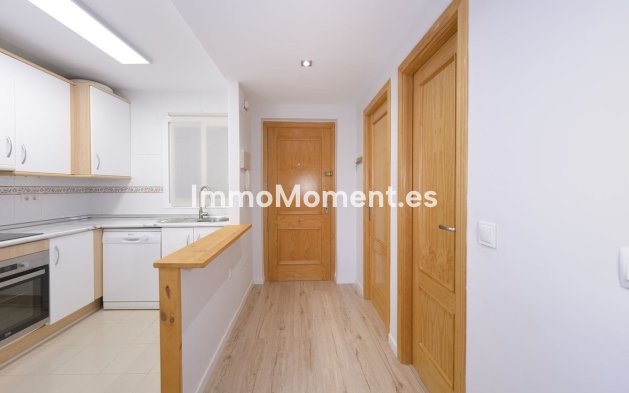 Resale - Apartment - Fuengirola - Carvajal