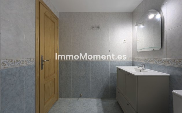 Resale - Apartment - Fuengirola - Carvajal