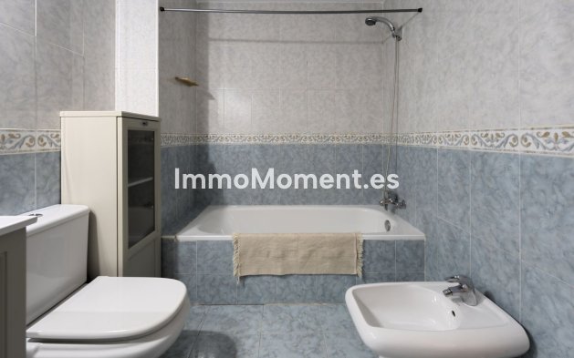 Resale - Apartment - Fuengirola - Carvajal
