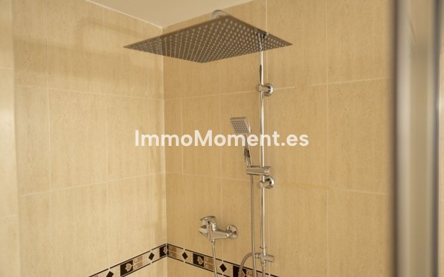 Resale - Apartment - Fuengirola - Carvajal