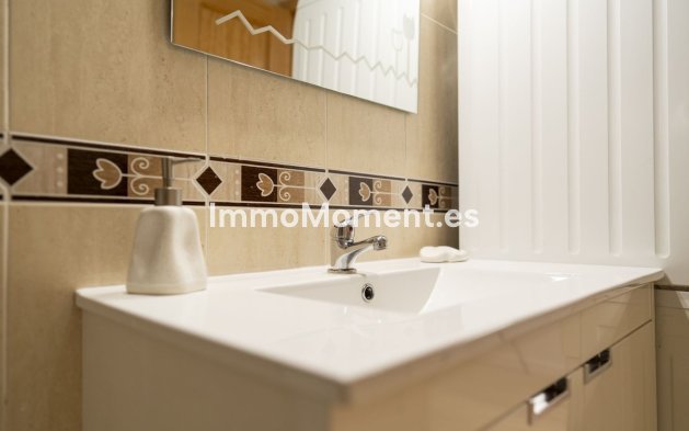 Resale - Apartment - Fuengirola - Carvajal