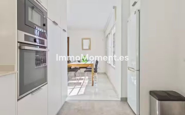 Resale - Detached villa - Marbella - Elviria