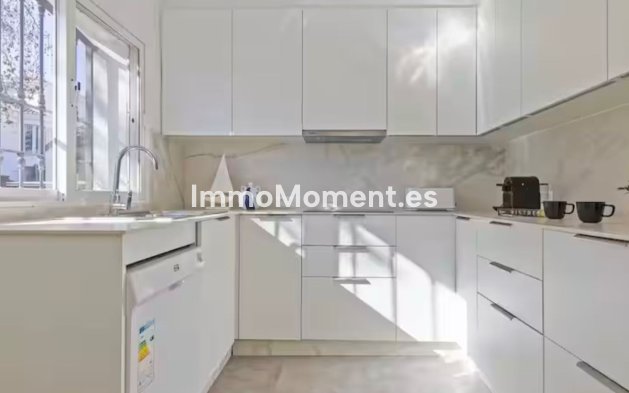Resale - Detached villa - Marbella - Elviria