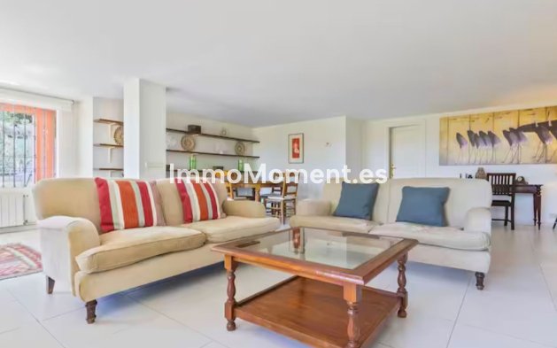 Resale - Detached villa - Marbella - Elviria