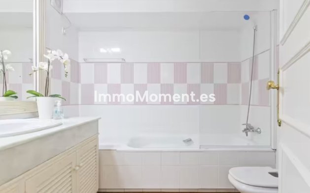 Resale - Detached villa - Marbella - Elviria