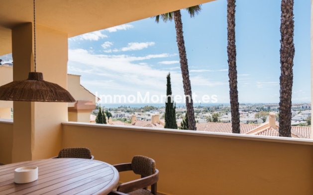 Resale - Apartment - Marbella - Nueva Andalucía