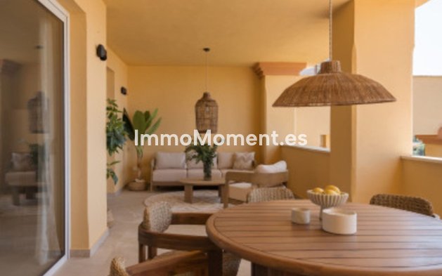 Resale - Apartment - Marbella - Nueva Andalucía