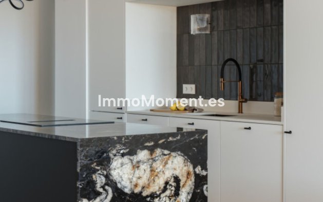 Resale - Apartment - Marbella - Nueva Andalucía