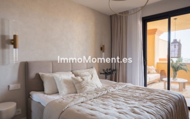 Resale - Apartment - Marbella - Nueva Andalucía