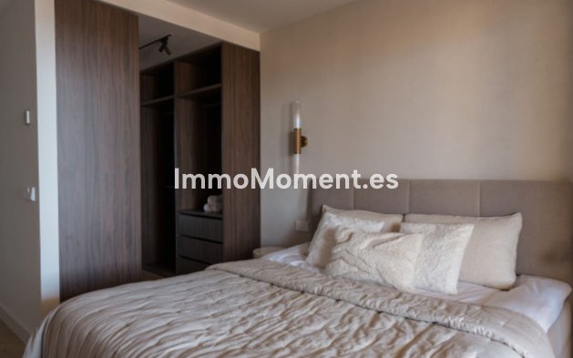 Resale - Apartment - Marbella - Nueva Andalucía
