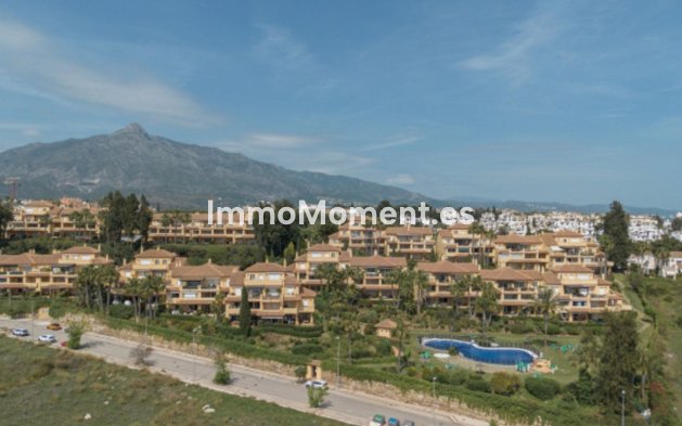 Resale - Apartment - Marbella - Nueva Andalucía
