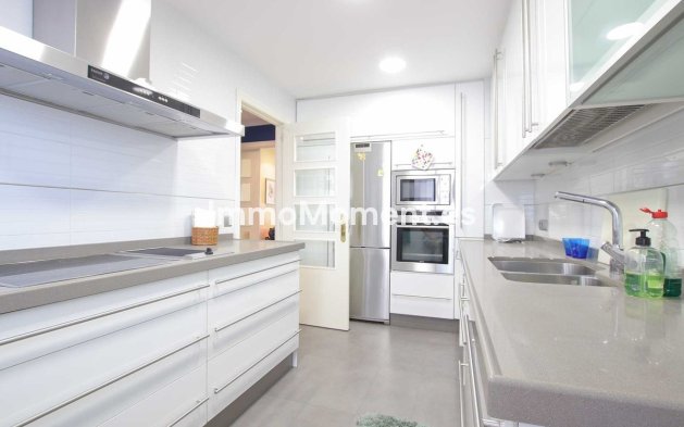 Wiederverkauf - Wohnung - Marbella - Nueva Andalucía