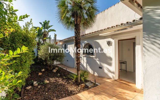 Reventa - Villa independiente - Marbella - Costabella