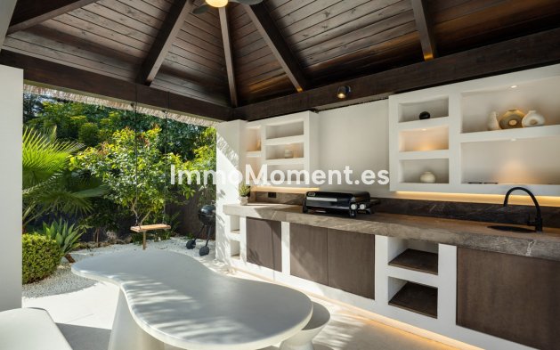 Wiederverkauf - Freistehende Villa - Marbella - Nueva Andalucía