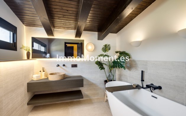 Wiederverkauf - Freistehende Villa - Marbella - Nueva Andalucía