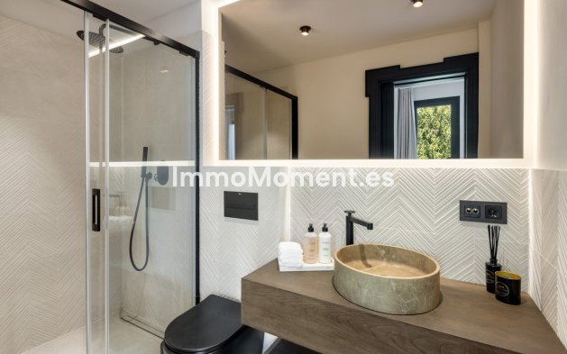 Wiederverkauf - Freistehende Villa - Marbella - Nueva Andalucía