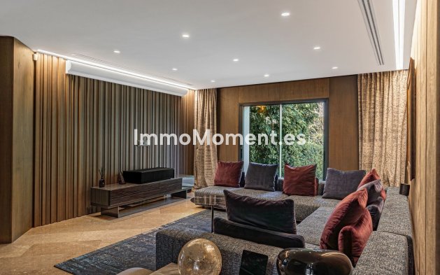 Resale - Detached villa - Marbella - Guadalmina Baja
