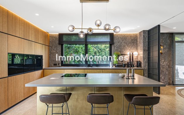 Resale - Detached villa - Marbella - Guadalmina Baja