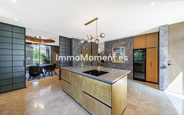 Resale - Detached villa - Marbella - Guadalmina Baja